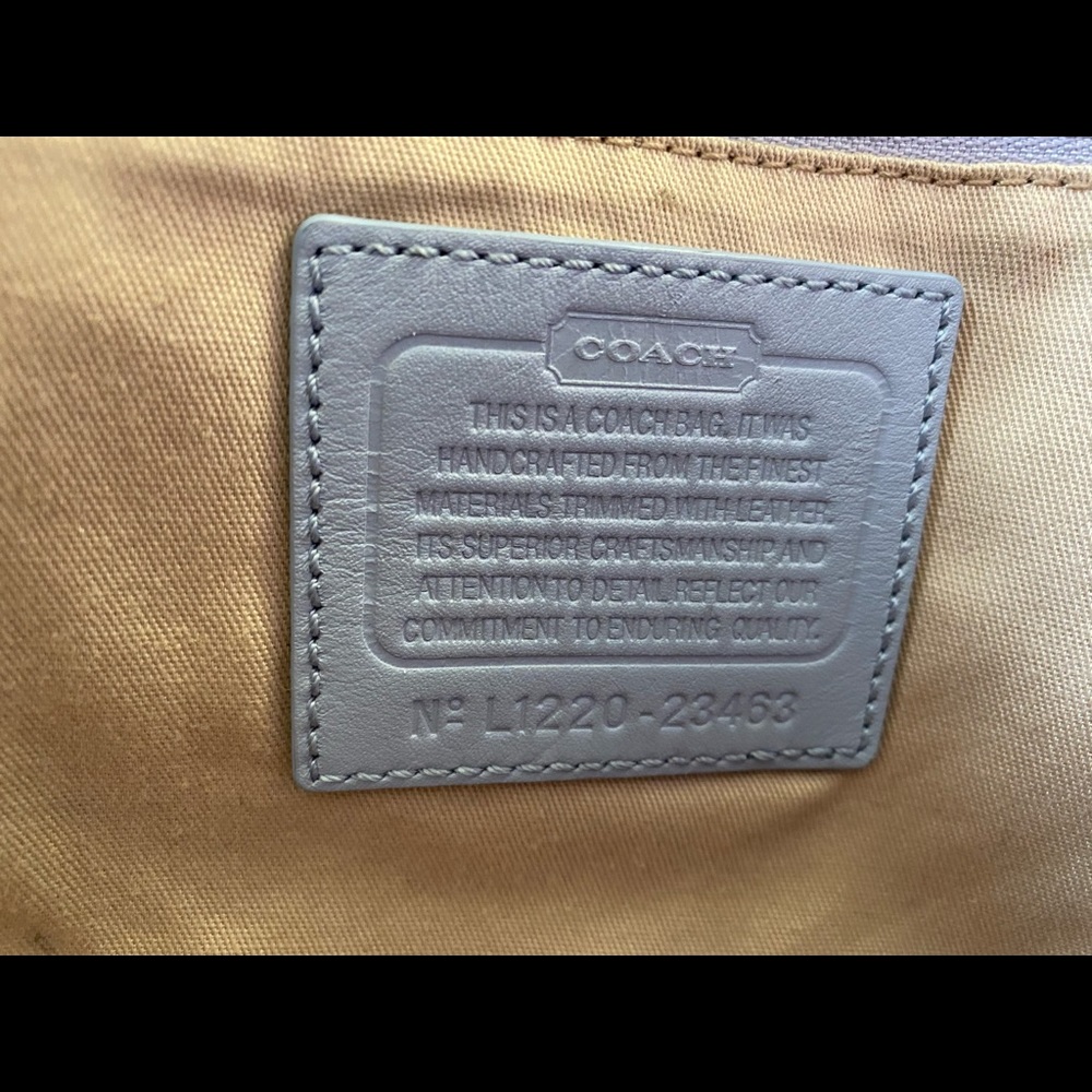 COACH Large Striped Tote in Excellent Condition - Picture 4 of 8